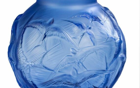 Vase hirondelles cristal bleu saphir lalique - Pujol maison