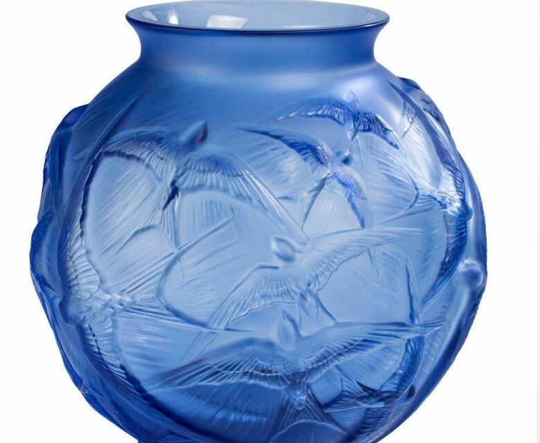 Vase hirondelles cristal bleu saphir lalique - Pujol maison