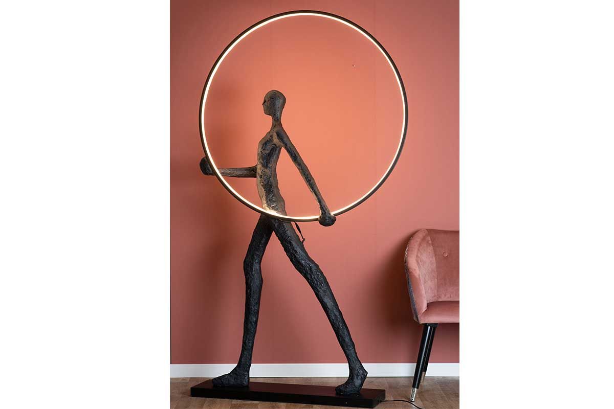 Lampadaire led sculpture femme cercle 180cm