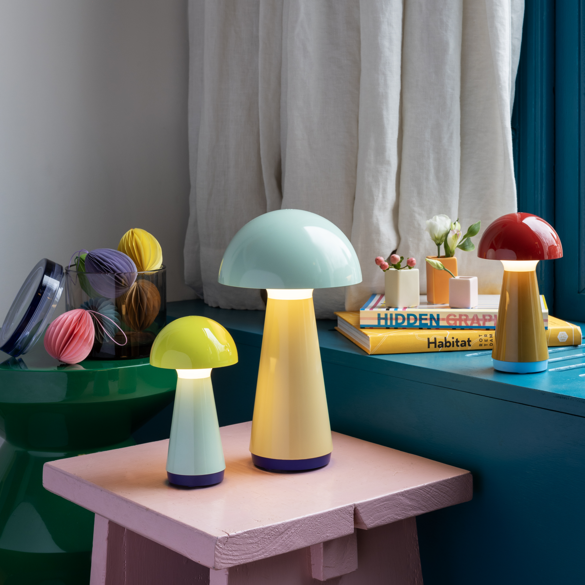 Lampe de table tactile "Bob" bleue - h28cm