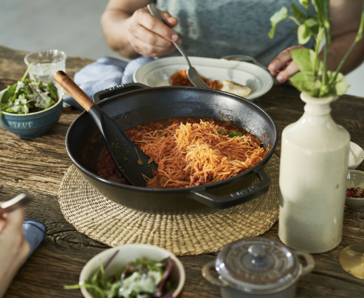 STAUB - Wok en fonte + couvercle/grille - Ø30cm