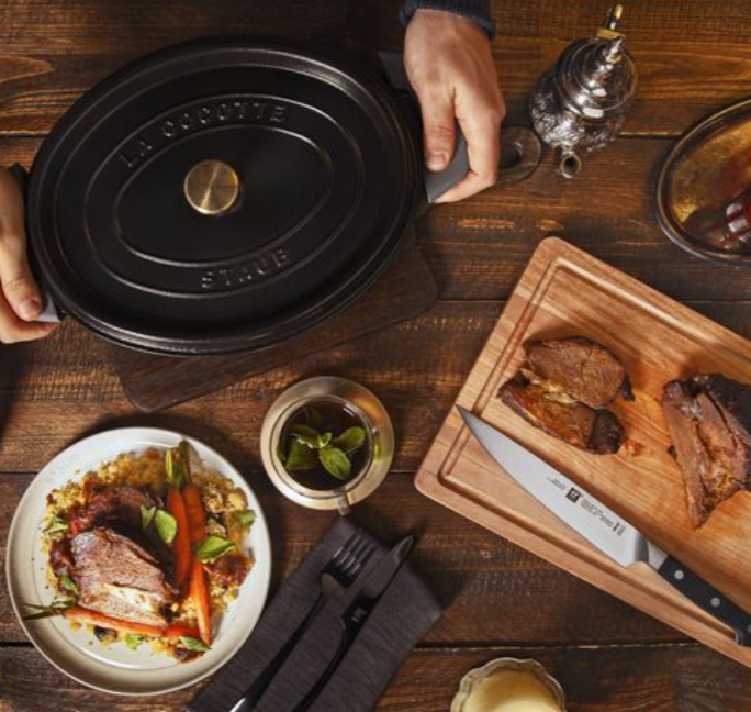 STAUB - Cocotte 33cm en fonte ovale noire mat